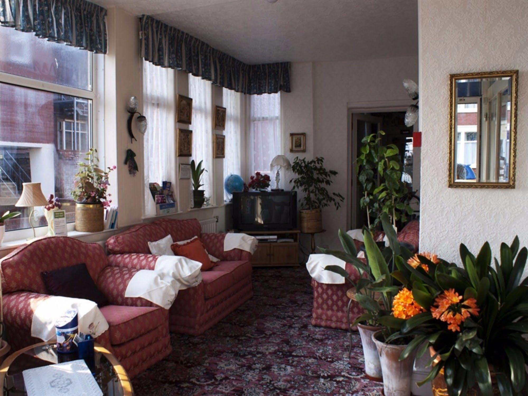 The Highfield Private Hotel Blackpool Exterior foto